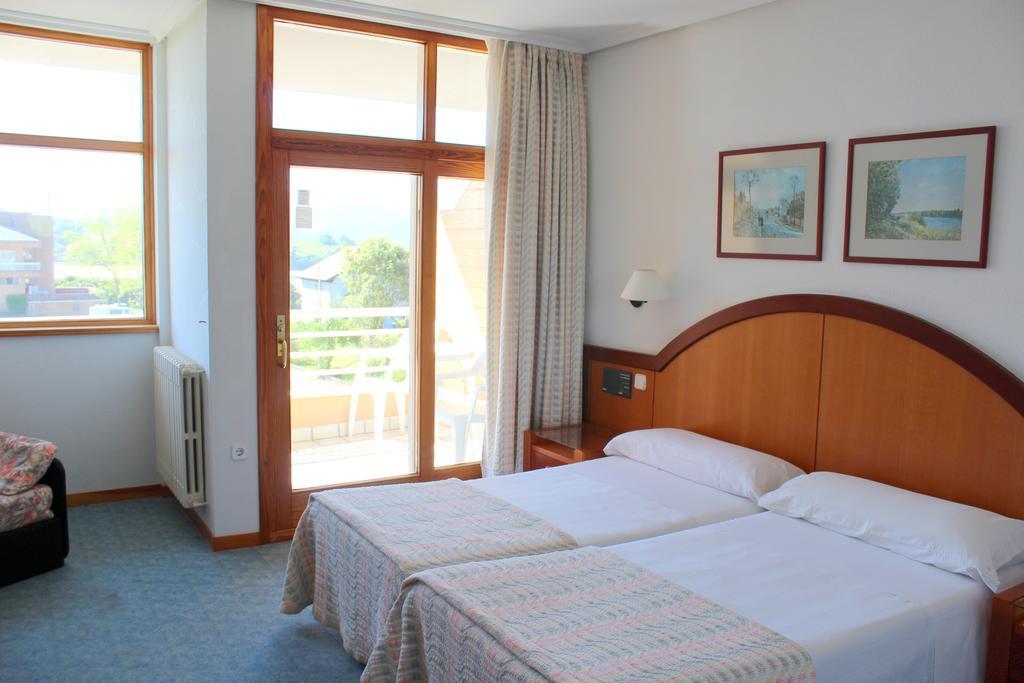 Residencia Miramar Otel San Vicente De La Barquera Oda fotoğraf